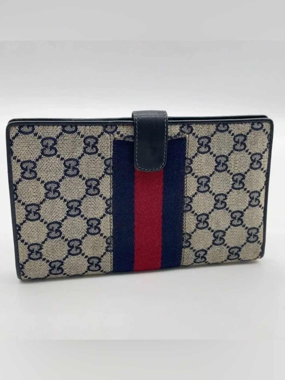 Auth Gucci Sherry Line Navy GG
Canvas Passcase/Wallet
